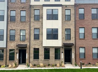 20271 Newfoundland Sq #1-102, Ashburn, VA 20147