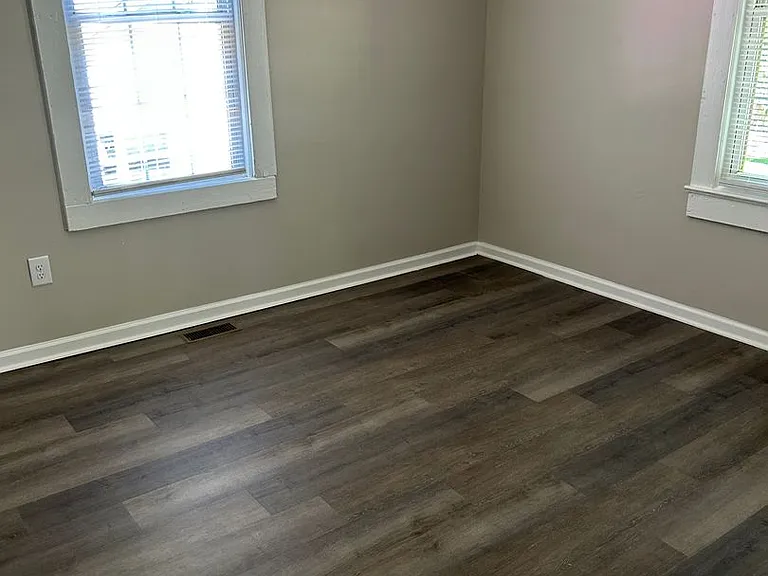 1004 Cayuga St — Photo 6