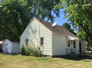 512 7th St, Rockwell City, IA 50579