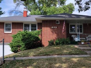 3001 Bel Aire Rd, Des Moines, IA 50310