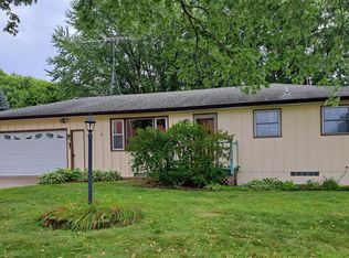 1417 Autumn Dr, Faribault, MN 55021
