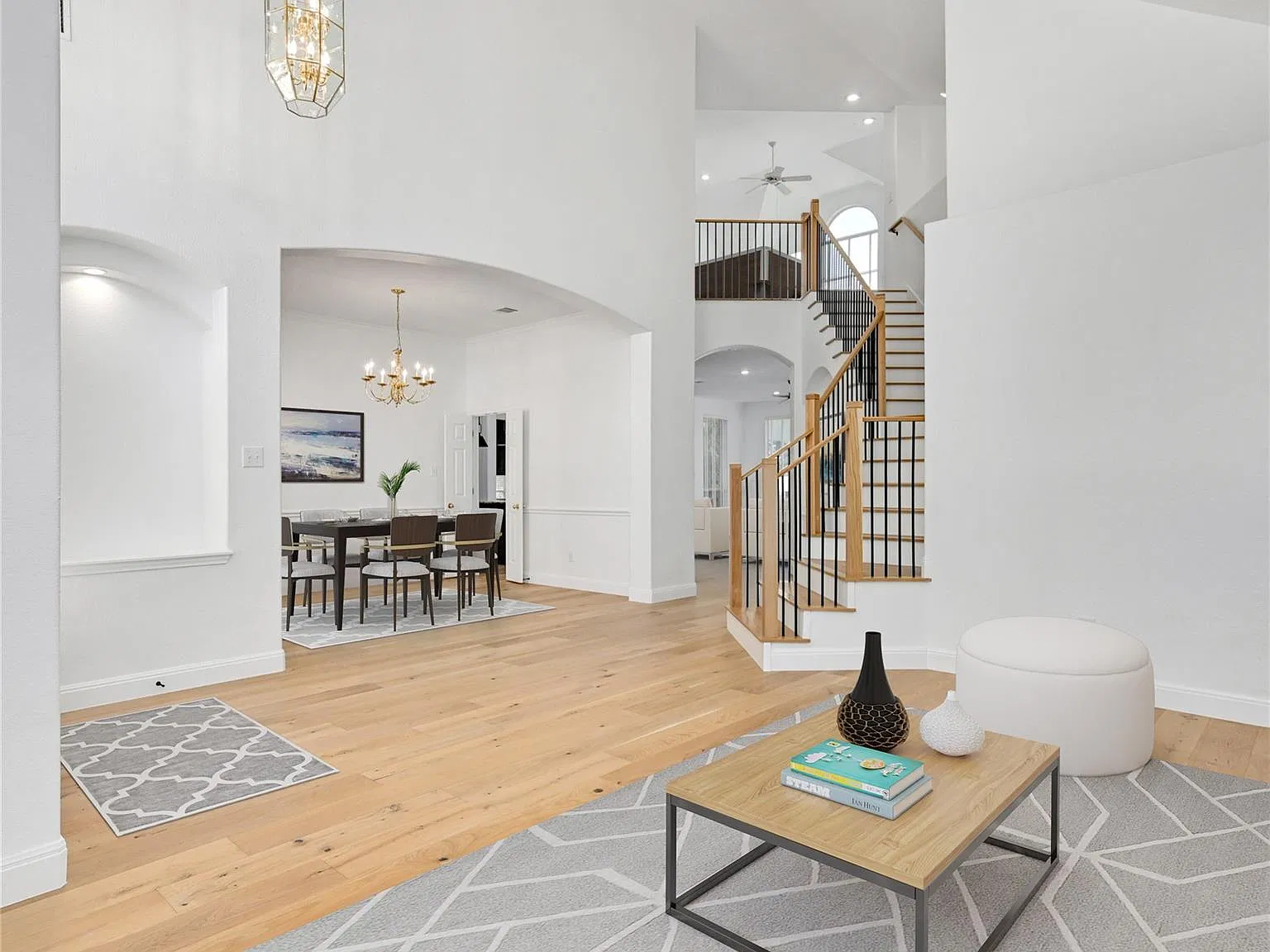 4 bed, 2.5 bath, 3237 sqft, $4,695 — Photo 4
