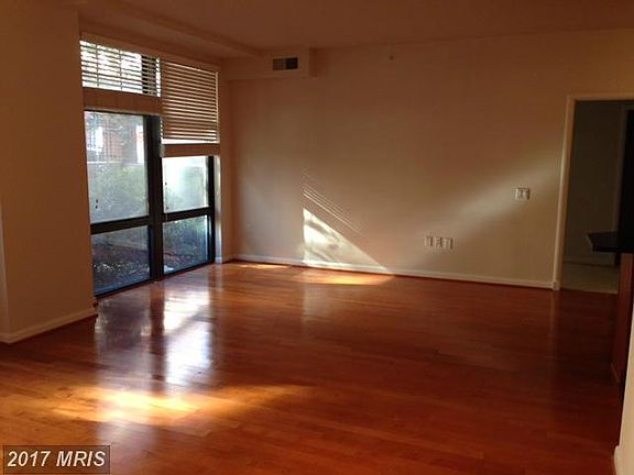 4th image of 1021 N Garfield St APT 105