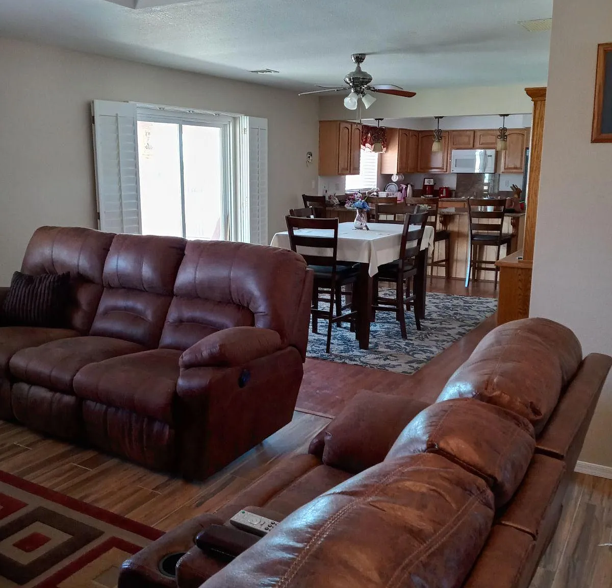3 bed, 1790 sqft, $2,100 — Photo 4