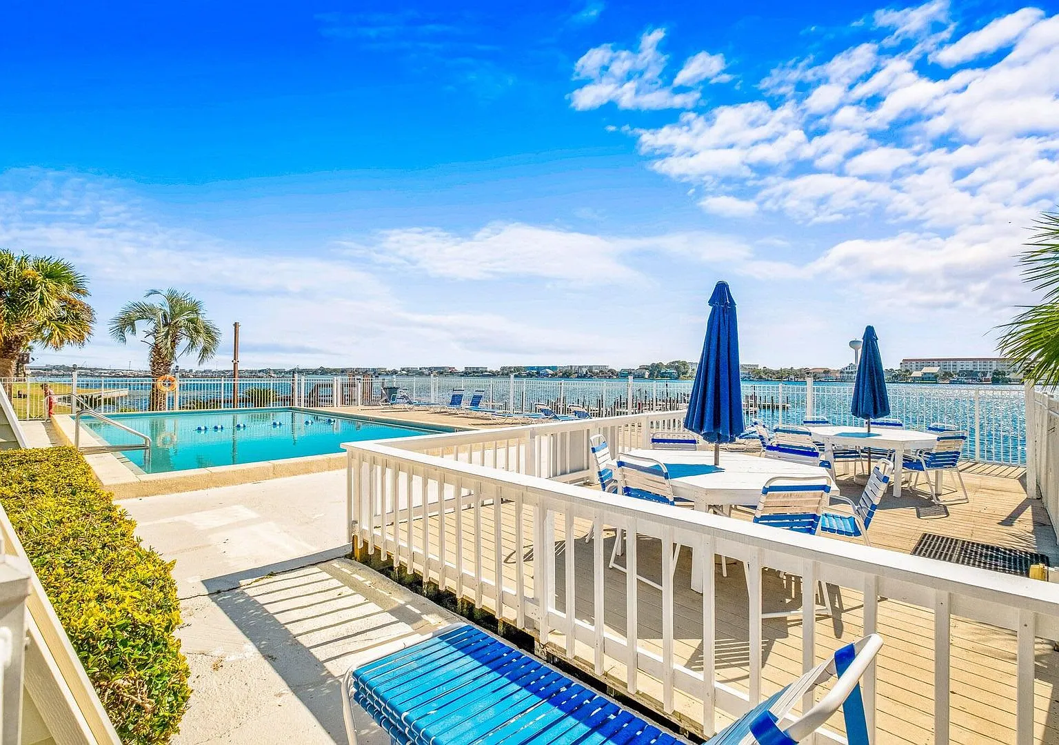 Beautifully remodeled 2 bedroom condo at waterfront complex w/ pool & dock + w/s/g included in th... — Photo 1