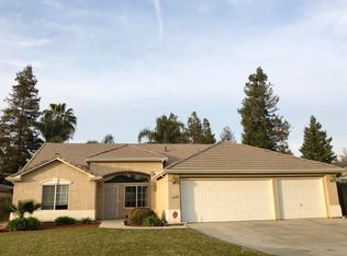 5626 W Sunnyside Dr, Visalia, CA 93277