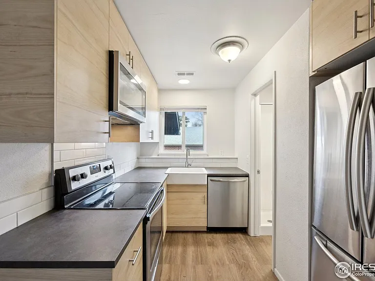 1250 Cedar Ave #2 — Photo 4