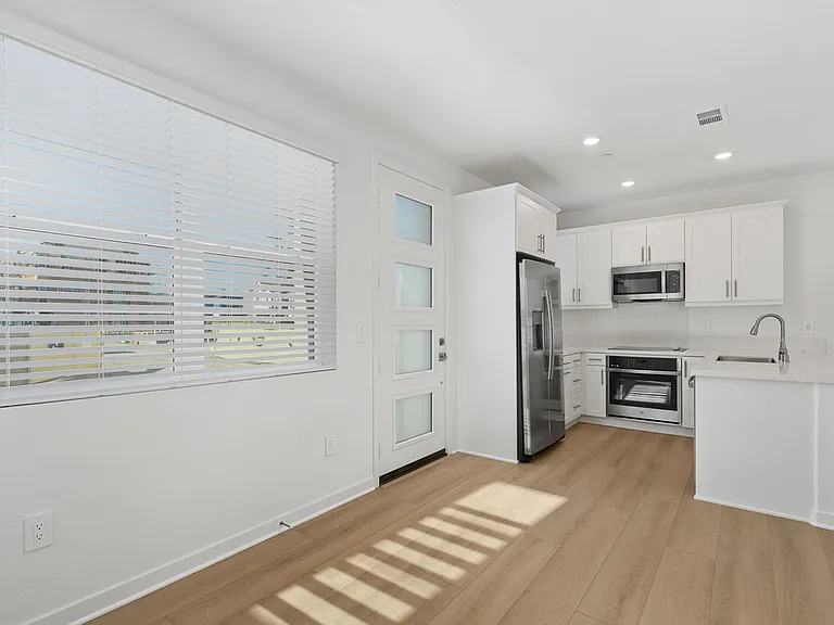 2638 E Lincoln Paseo — Photo 13