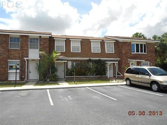 2nd image of 864 Courtington Ln APT C