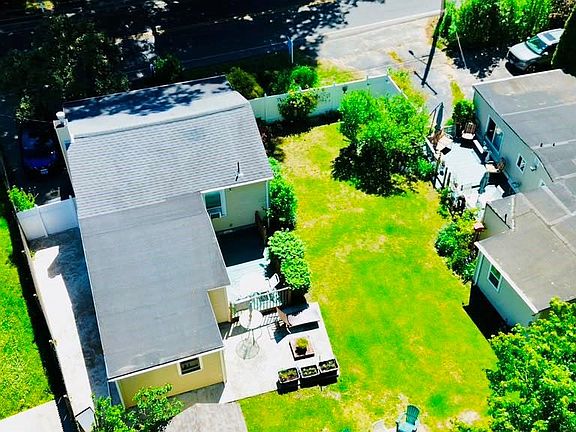 3rd image of 283-285 Palmer Ave