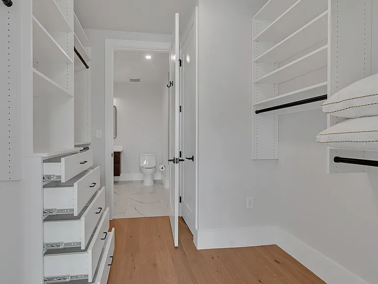 321 31st Ave N #103 — Photo 9