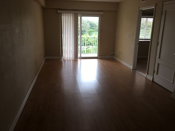 4th image of 2536 NW 24th St APT 03C