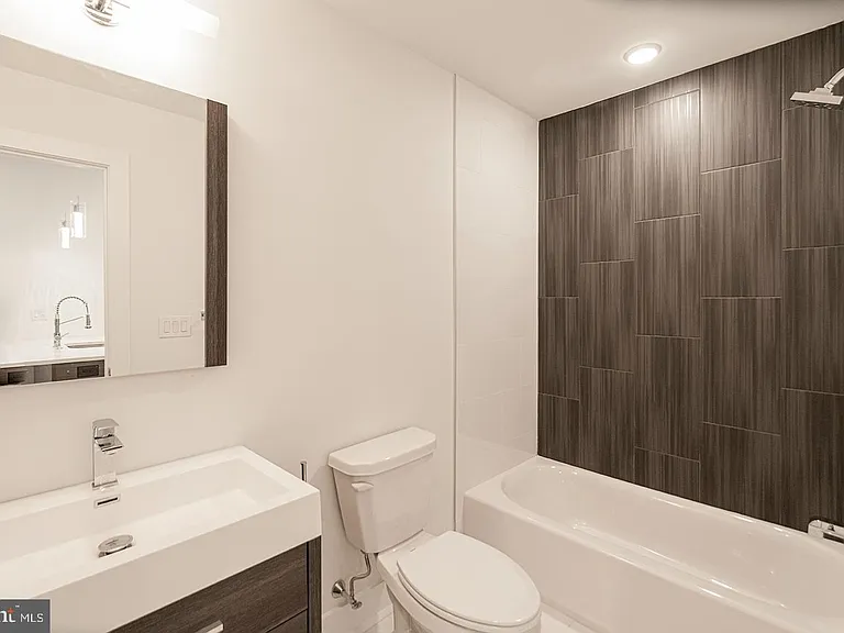 2623 Christian St #203 — Photo 5
