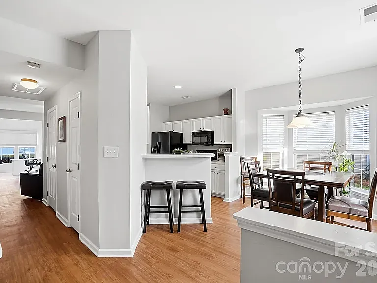 4723 Forestridge Commons Dr — Photo 4