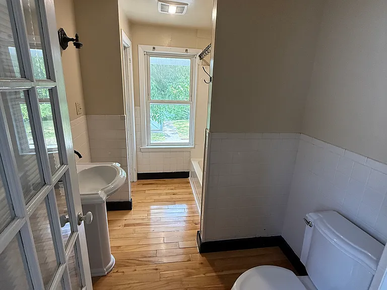 32 Irving St #2 — Photo 12