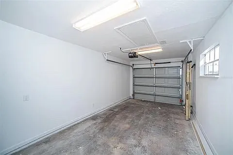 Ashley Ct — Photo 16