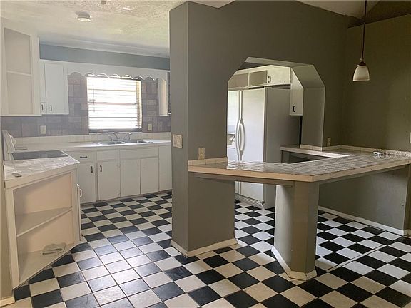 3rd image of 4303 Georgetown Dr