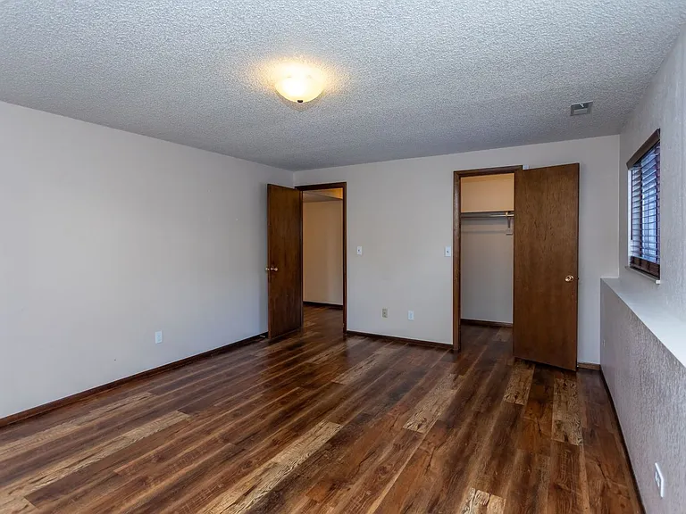 7673 Safari Cir — Photo 30