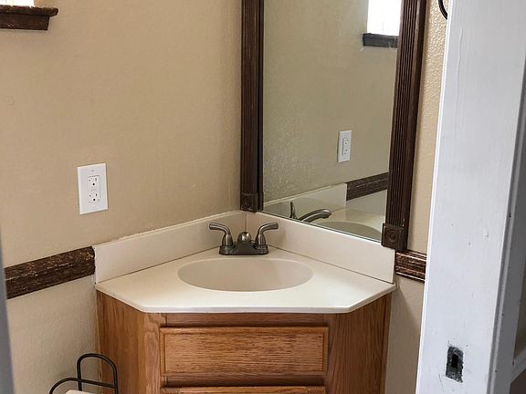 Downstairs Half Bathroom
