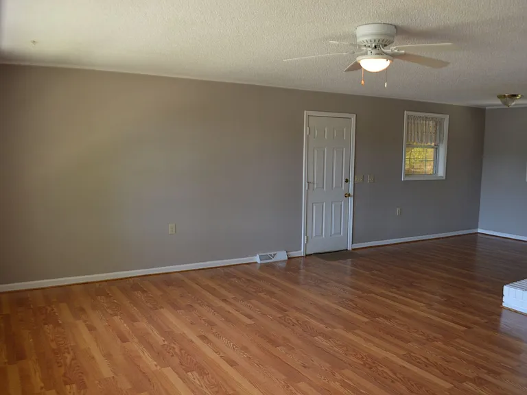 127 Freedom Dr — Photo 6