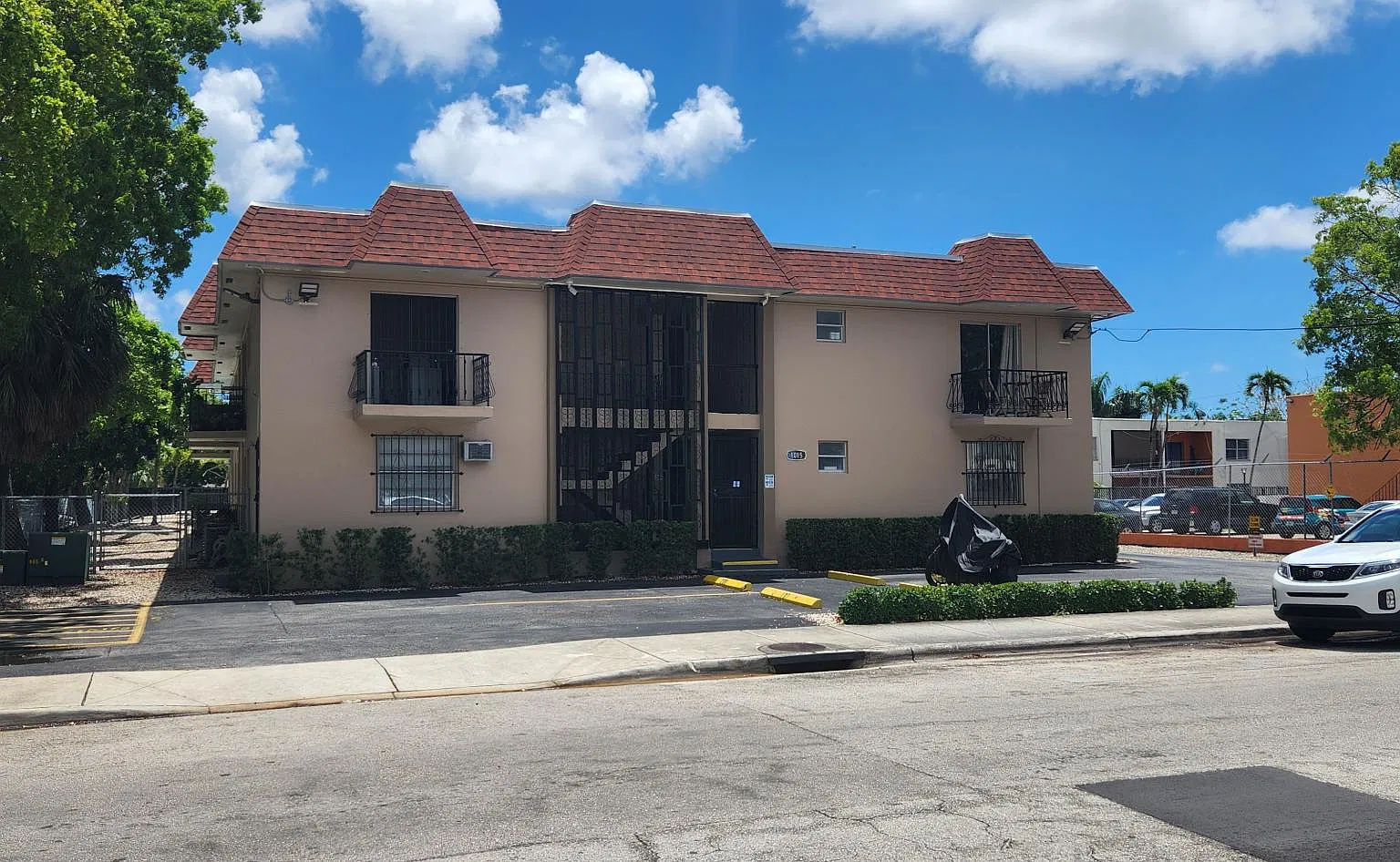 1015 NW 45th Ave — Photo 1