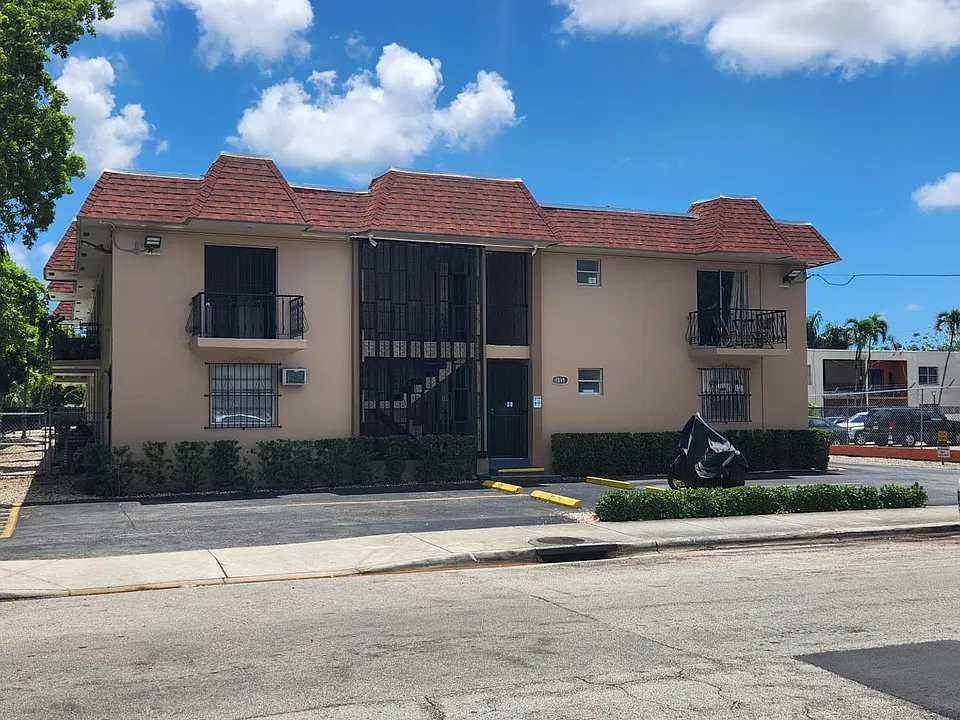 1015 NW 45th Ave #106