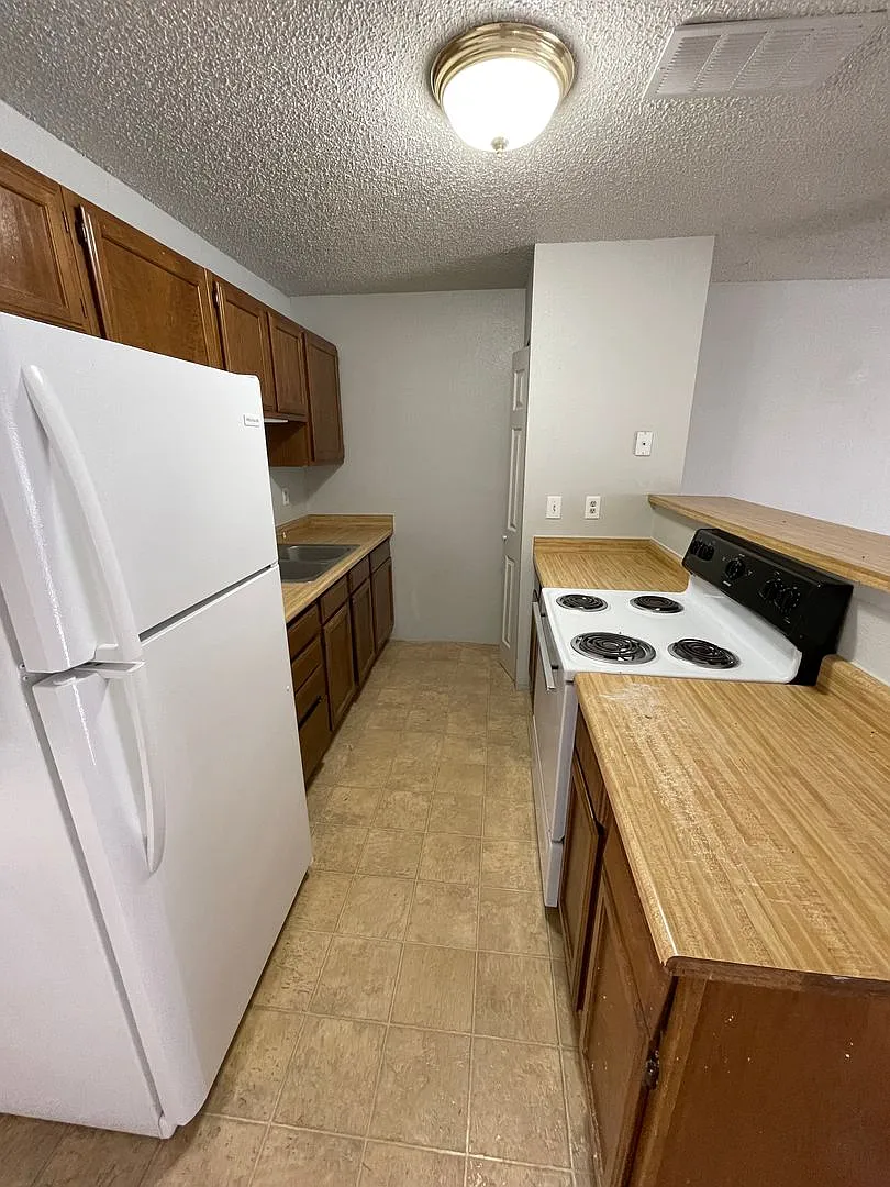 440 West 4th Street — Photo 4