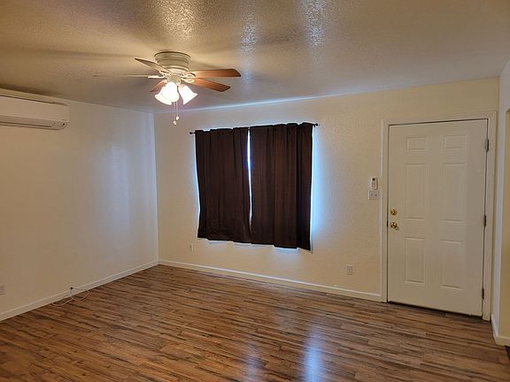 4th image of 2054 Riviera Blvd #4