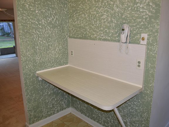 4th image of 18081 SE Country Club Dr APT 7-63