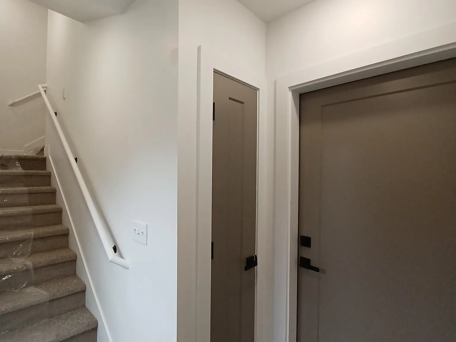 2 bed, 2.5 bath, 1227 sqft, $2,199 — Photo 2