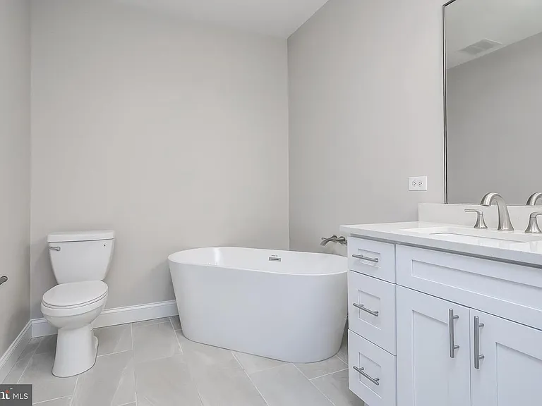 305 Redland Blvd #101 — Photo 30