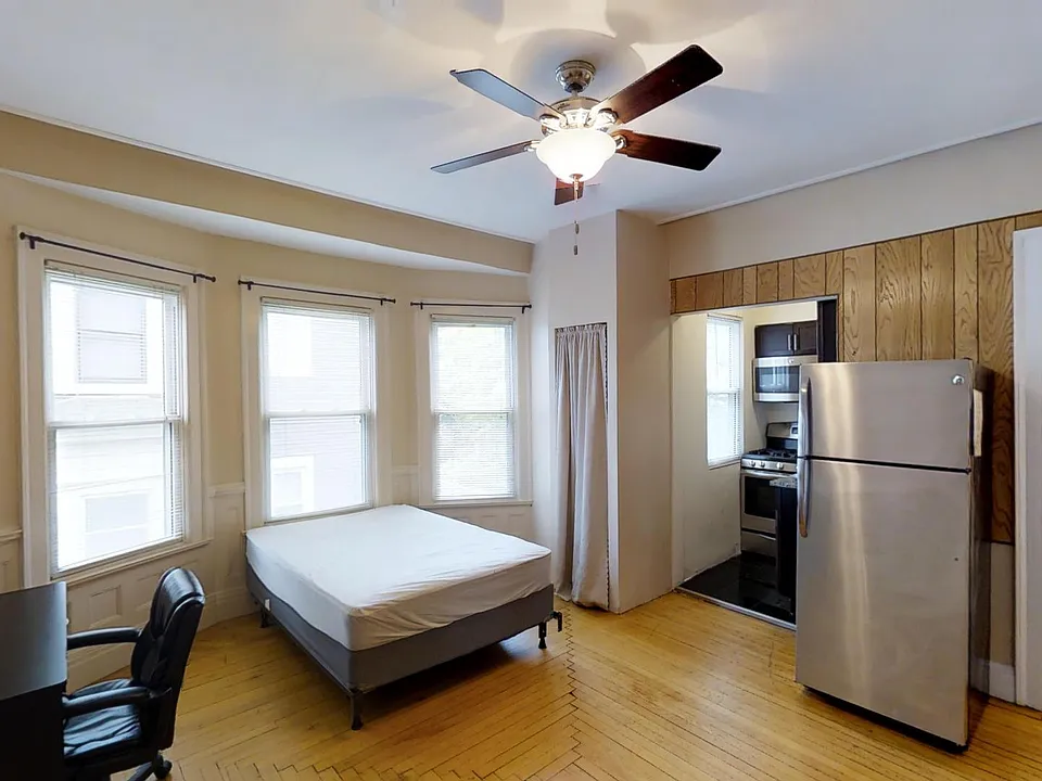 113 Comstock Ave #4