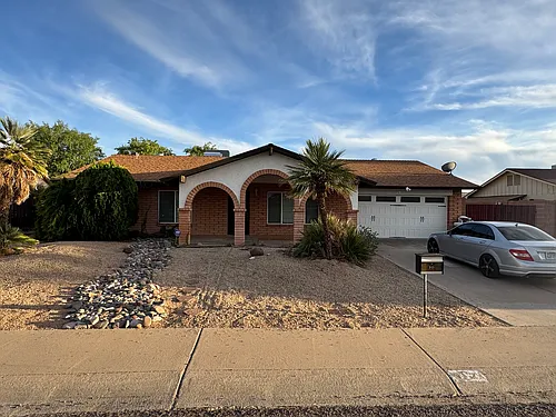 3121 W Anderson Dr Photo 1