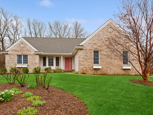 307 Parc Aux Vaches Dr, Chesterton, IN 46304