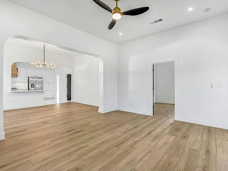 406 Sierra Ave — Photo 6