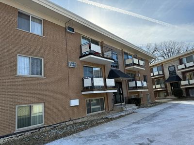 7410 W 111th St APT 305, Worth, IL, 60482