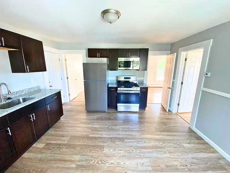 8 Frederick — Photo 4