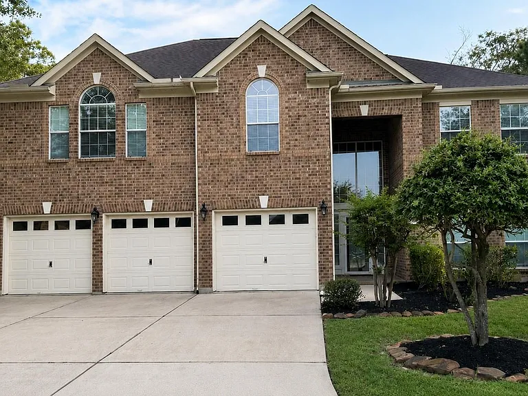 6311 Auburn Terrace Ct — Photo 1