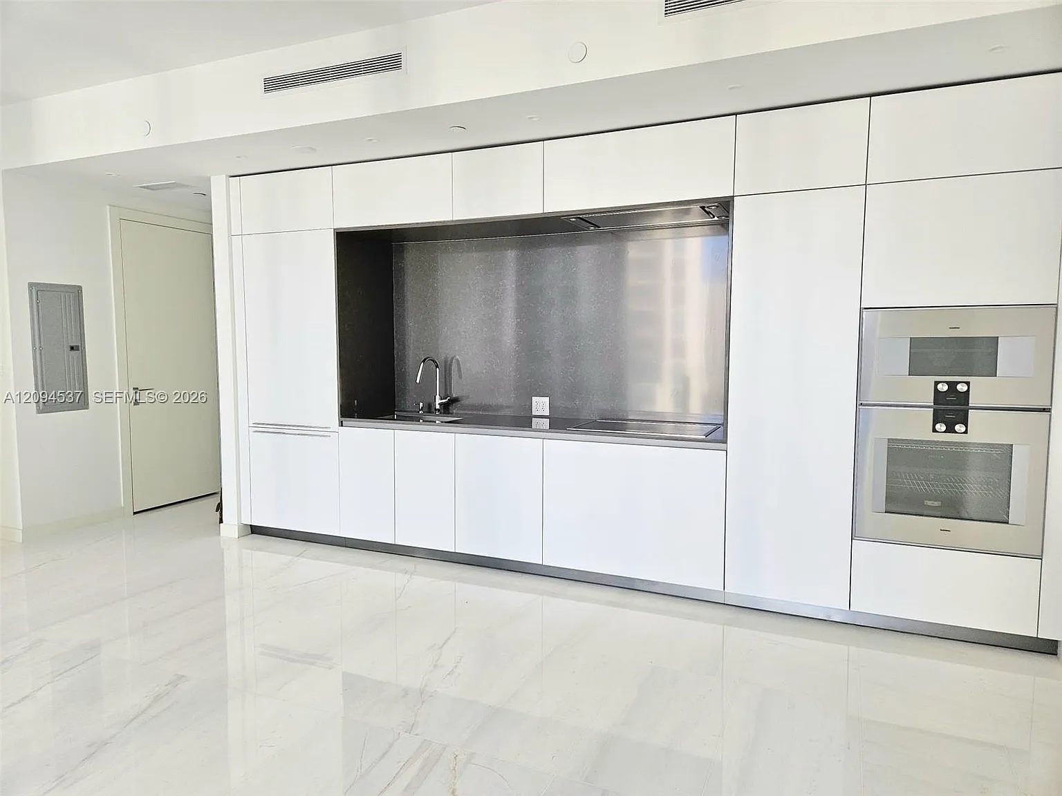 Aston Martin Residences — Photo 3