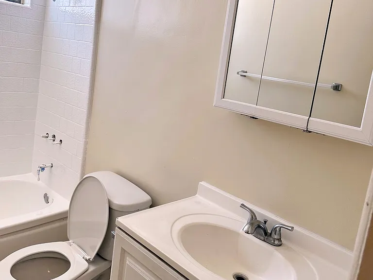 1838 W El Segundo Blvd #6 — Photo 10