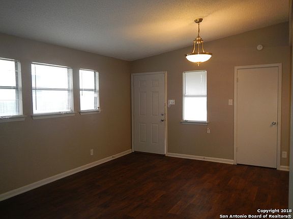 5th image of 515 Bexar Dr
