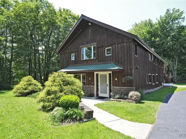 8758 Jennings Rd, Eden, NY 14057