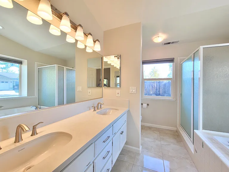 3008 Coach Lite Dr — Photo 13