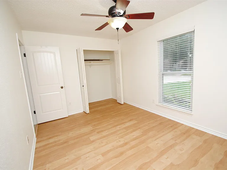 22619 Leedstown Ln — Photo 12