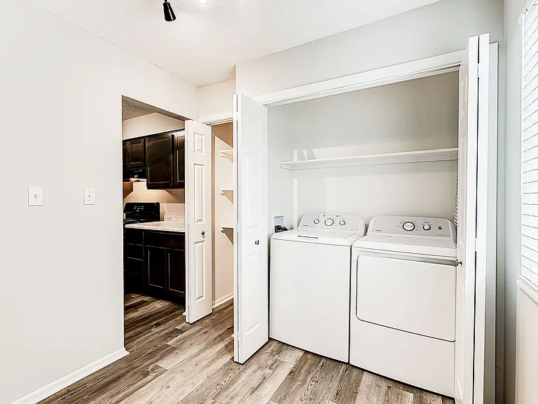 Ninth Avenue Apartments — Photo 28