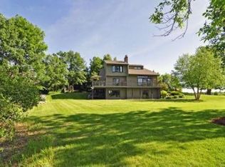 7368 Fawn Hill Rd, Chanhassen, MN 55317