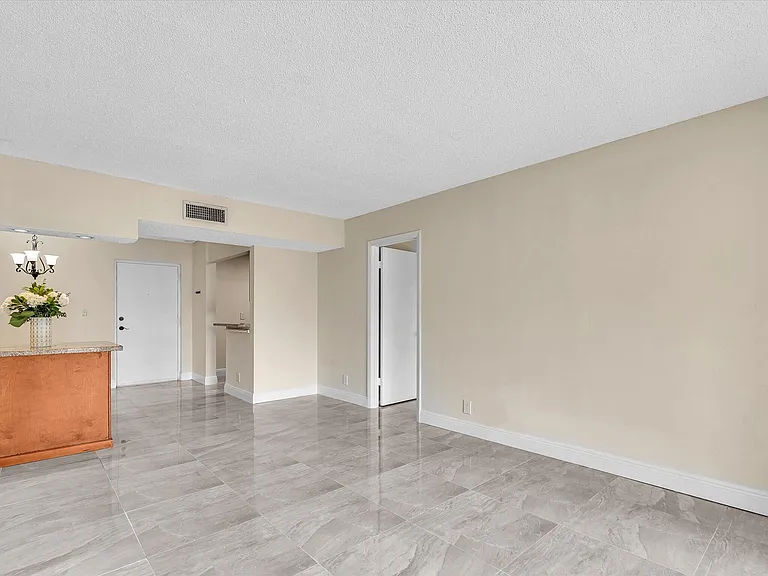 470 NW 20th St #3020 — Photo 12