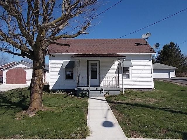 1st image of 208 W Front St