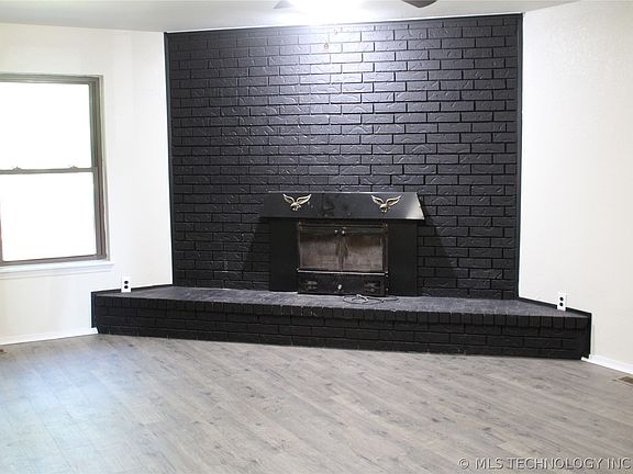 3rd image of 2911 S Water St