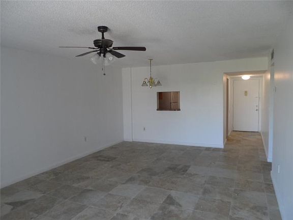 2nd image of 11925 NE 2nd Ave APT 401